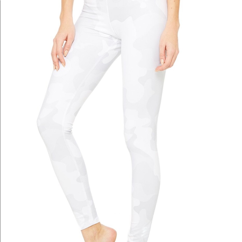 Alo leggings in white camo, size small